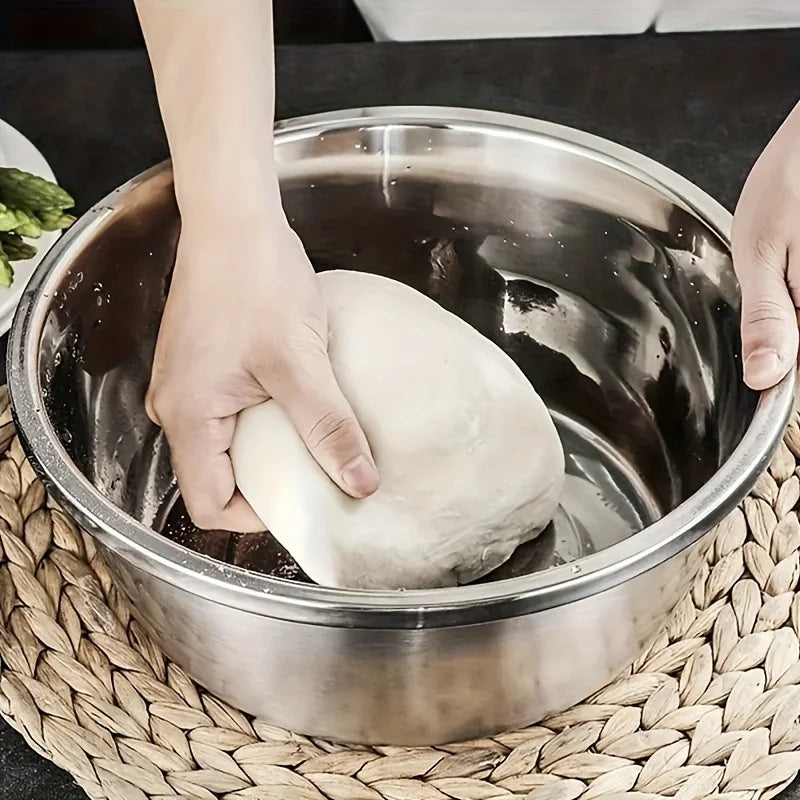Stainless steel set with integrated grinder, strainer and bowl. 
Perfect with all in one, slicing, cleaning and put in your bowl for sallad, fruit and food prepear.
