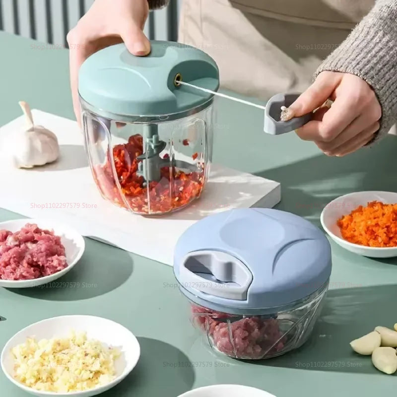 Manual food cutter 500/900ml. Work with meat, vegetables, fruit and more. 
Choose between more sizes.
