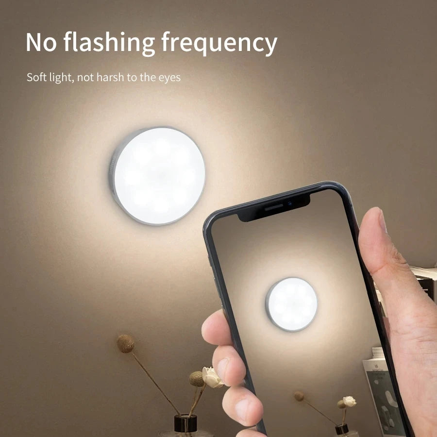 Smart wireless lights to put in cabinet, kitchen, wardrobe, stairs, bathroom, like spotlights and so much more. Rechargeable with USB charger and choose between cold och warm lights.